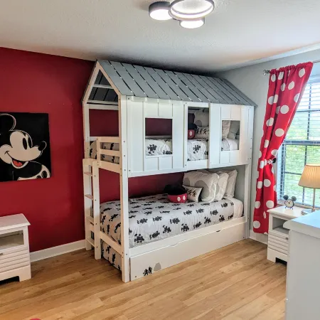 Spacious 6Bd/6Ba w/ Pool 10 mi from Disney!