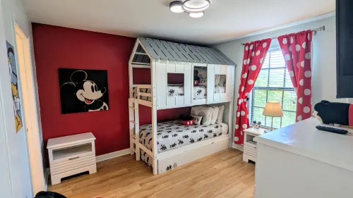 Spacious 6Bd/6Ba w/ Pool 10 mi from Disney!