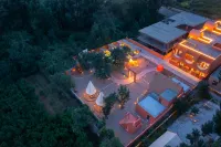 Dunhuang Baibaili Homestay Hotels near Mingsha Mountain