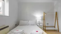 2-BR London Oasis in Woolwich