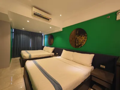Skyloft Hotel - UST Отели в г. 