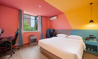 Light and Shadow Esports Hotel (Ningbo Tianyi Square Branch)