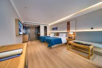 QIANNA HOTEL GLORIOUS (Xinxiang Vocational and Technical College Pingyuan Lake Campus Store)