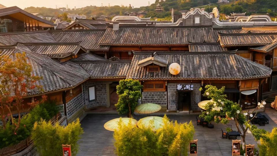 Qilai Manor Hotel (Lizhuang Ancient Town)