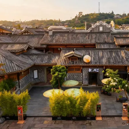 Qilai Manor Hotel (Lizhuang Ancient Town)