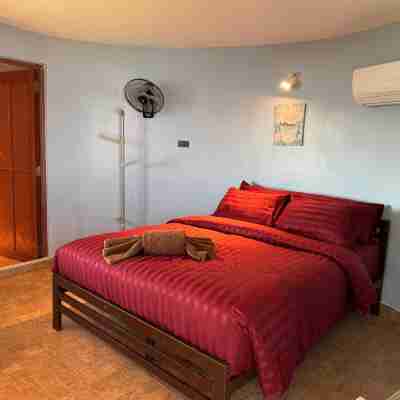 Koh Mak Buri Hut Natural Resort Rooms