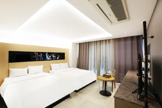 Incheon Wolmido Dubai Tourist Hotel Отели рядом с достопримечательностью «Songwol-dong Fairy Tale Village»