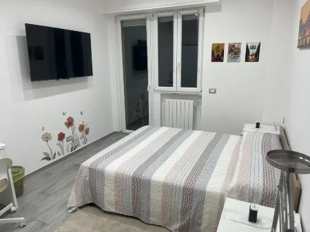 Roma Apartment Metro A Domus Acquedotti Отели рядом с достопримечательностью «Римский университет Тор Вергата»