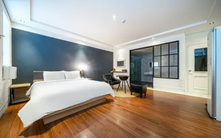 Hotel Stay 53 Отели рядом с достопримечательностью «Kimdaejoong Convention Center»