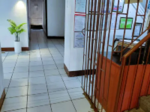 賽道套房 Circuit Makati附近的飯店