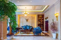 H Hotel