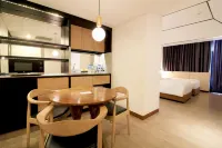 蓋亞科斯莫酒店 鄰近阿赫瑪達蘭大學的酒店