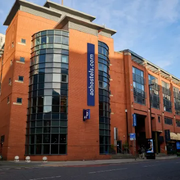 a&o Manchester City Centre Hotels near Manchester Museum