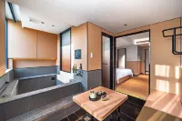 Waterfront Huiting Hot Spring Hotel