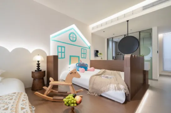 Mu Zhu · Retreat | Ski Resort Villa (Jiangnan Tianchi Ski Resort Branch) Hotels near Canglongbaipu Drifting