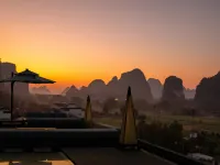 夢園·RESOR360°山水|星空泳池|溫泉景觀飯店(十里畫廊遇龍河店) 十里畫廊附近的飯店