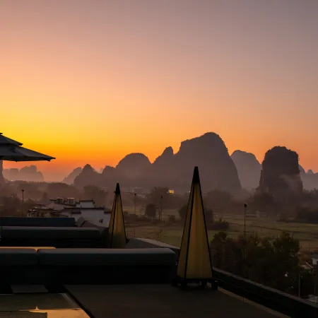 Mengyuan RESOR 360° View Hotel: Starry Pool & Hot Spring, Shili Gallery Yulong River