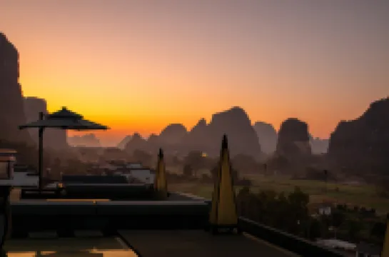 Dream Residence Yangshuo Hot Spring Resort Hotel (Ten Mile Gallery Yulonghe Branch)