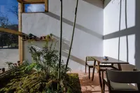 Dawn Over TerracesHomestay - bar