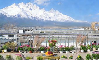 Shanju Xuese Snow Mountain Scenic Hotel