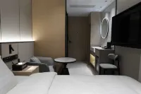 Weiting Residence Hotel (Shanghai Nanjing Road Pedestrian Street)