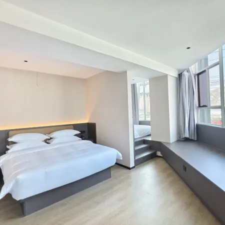 Minxian Yunxi Peninsula Hotel