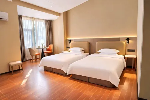 Dongxing Jinhaiwan Hotel (Golden Beach on Wanwei Island)