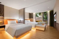He Kou Zhenpin Guomen Hotel (He Kou Port Store)