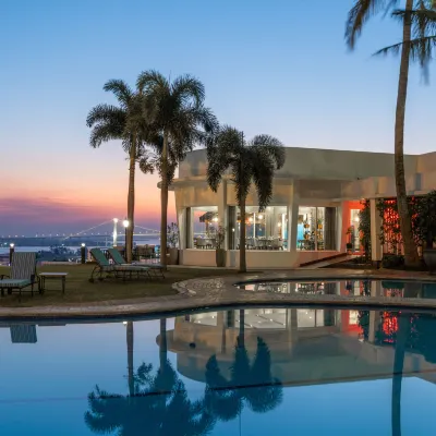 Hotel Cardoso Hotels near Maputo International School