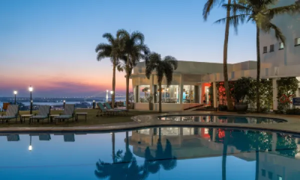 Hotel Cardoso Hotels near Maputo International School