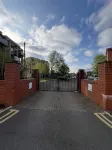 Stunning Modern 3 Bed, 2 Bedroom Apartment - Secure Parking - Close to Manchester City Centre
