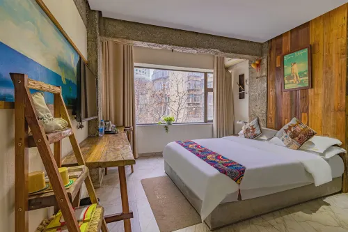 Kunming Poshe Themed Homestay (Nanping Pedestrian Street Branch)