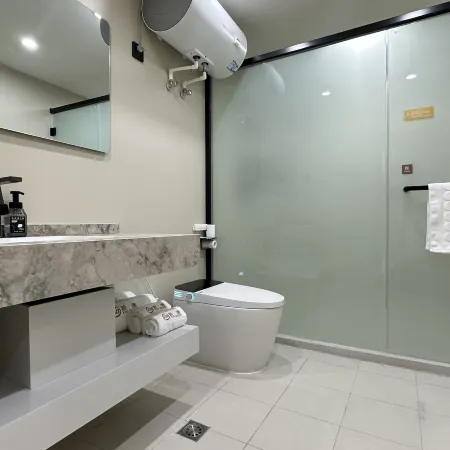 Yichun Jiayin Xinqian Hotel