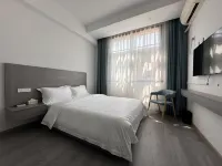 Janelee Hotel &Apartment Inn - parking