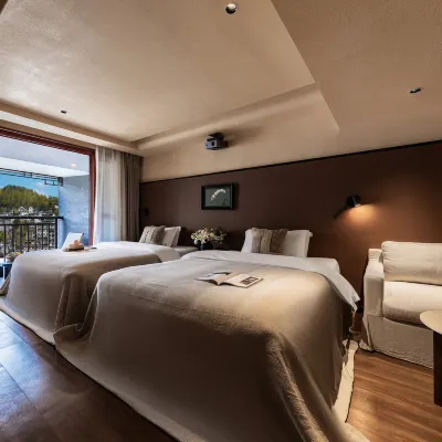 Phoenix · To the Clouds Serenity | 180° View Vacation B&B (Nanhuqiao Branch, Phoenix Ancient Town) Hotels near Fenghuang Ancient City Museum