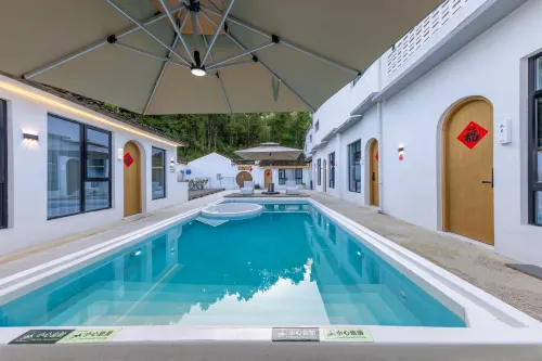 Like your luxurious hot spring homestay in the courtyard