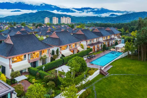 Gaoligong Hidden Springs Wellness Manor (Volcano Park) - Infinity Pools