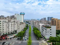 Jifen Qingchen Hotel (Yongkang Jiuling West Road Baolong Plaza)