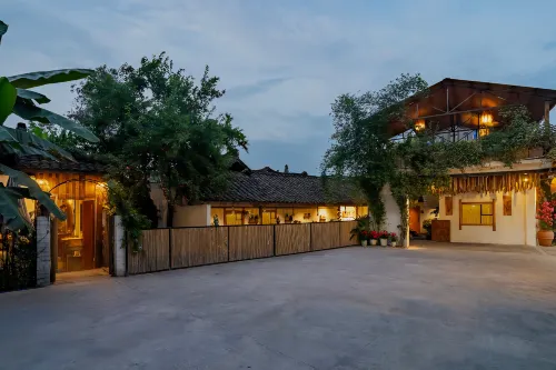 Moshu Homestay (Meishan East Station & Sansu Temple Branch) - bar