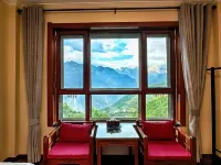 Yangzong Linka Homestay - parking