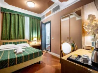 Grand Panama Hotel Firenze Hotels near أونيسانتي