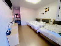 Zhaosu Xueling Mountain View Homestay - parking