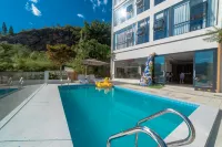 Sumu Mountain Lodge - Pools