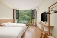 Qizhi Homestay (Shitai Guniujiang Scenic Area) - 발코니