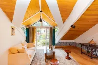 Chez Drocella Eglantine Lodge - Homestays