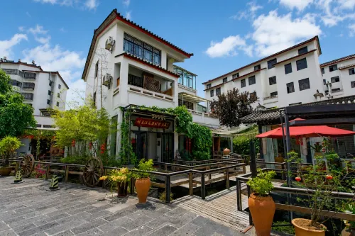 Tengchong Naman Ting Garden Villa (Feicui Ancient Town) - maisons de vacances