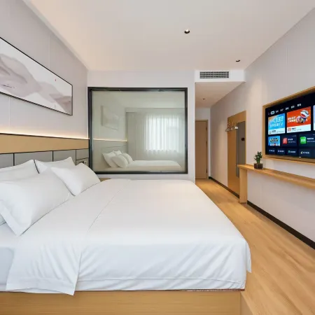 Sanmenxia Haoyun Hot Spring E-sports Theme Hotel