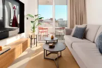 Urban Nook Design Apartments - Private Garage Parking - Homestays