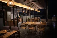 The Han Hotel - 4-Star