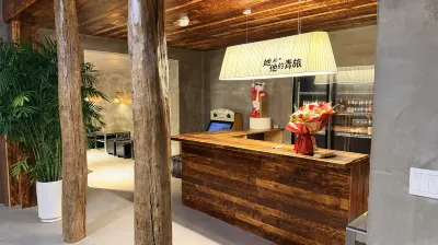 Her and His Hostel (Wansuishan Song Dynasty Martial Arts City Millennium City Park) โรงแรมในเขตหลงติง